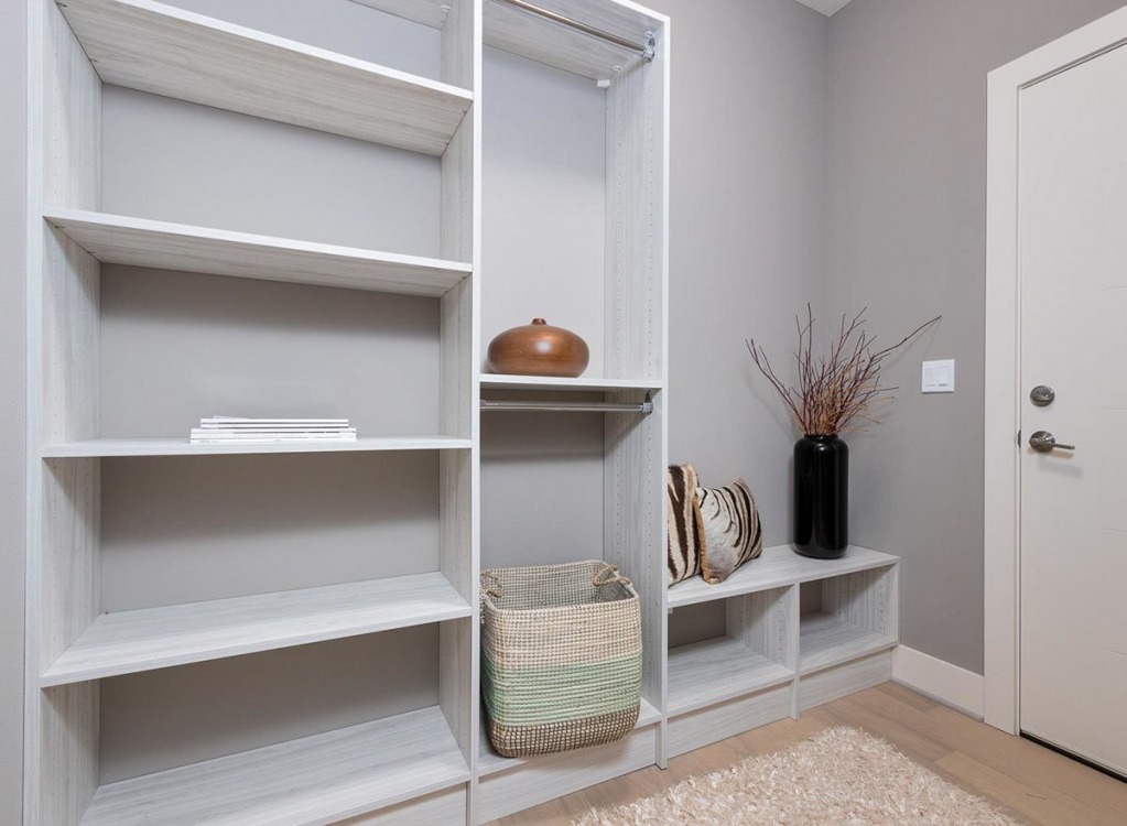 walk-in closet