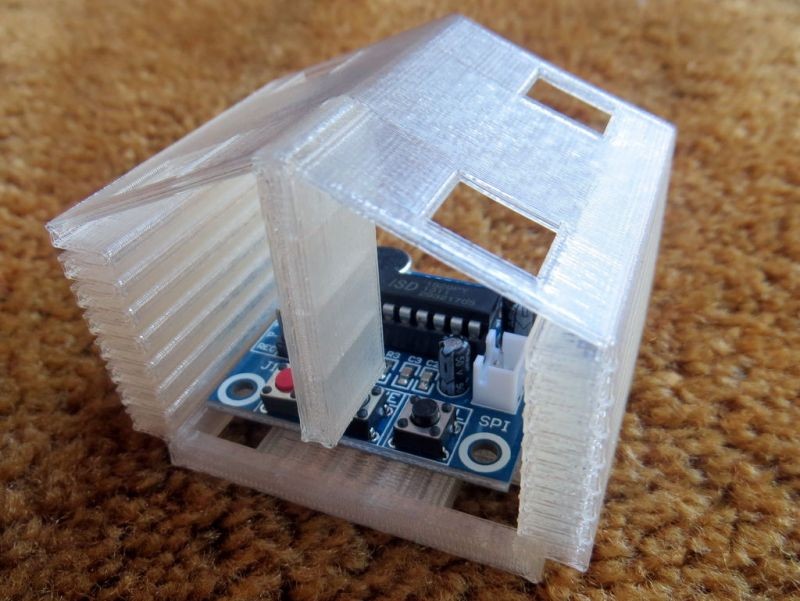 Пластиковый домик сделанный на 3D принтере для включения музыки при нажатии