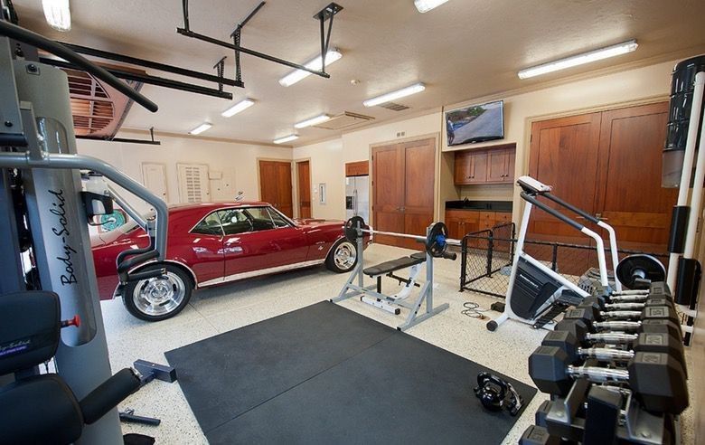 Fitness in a garage