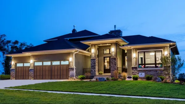 Looking at this house plan, you will immediately understand that the plan was not developed in a hurry, but with attention to detail, which creates comfort for the inhabitants of the house. In this…