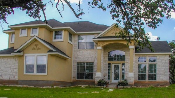 Beautiful two-story classic style house plan with 4 bedrooms and a garage. 