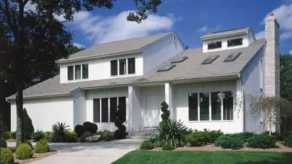 Интересный проект двухэтажного каркасного дома в современном стиле площадью…