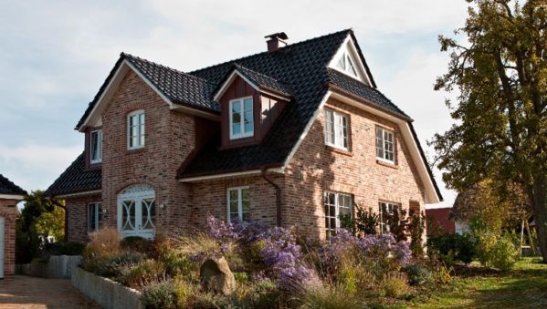 Two-story with 3 rooms European style house plan